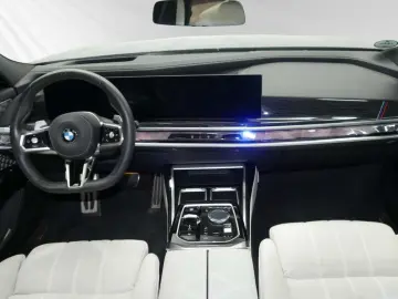 740d xDrive M Sport|SkyLounge|Standhzg.|Autobahn
