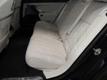 740d xDrive M Sport|SkyLounge|Standhzg.|Autobahn