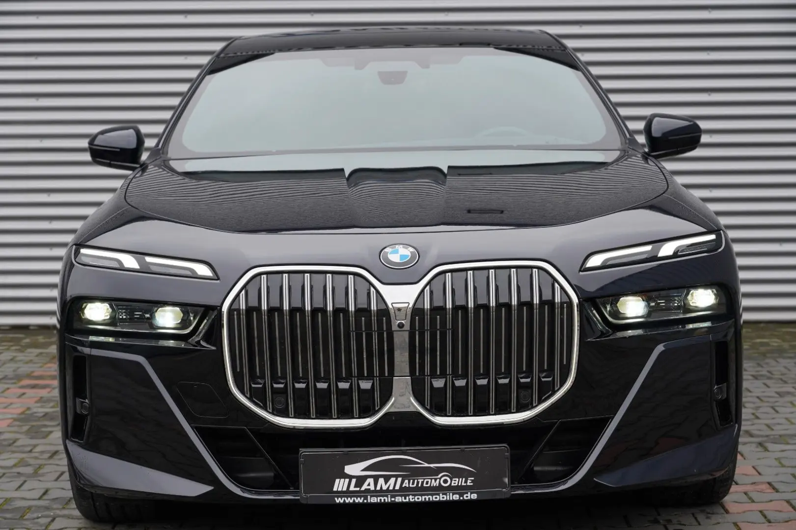 740d xDrive M Sport ICONIC SKYLOUNGE LUFT SOFT