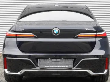 740d xDrive M Sport ICONIC SKYLOUNGE LUFT SOFT