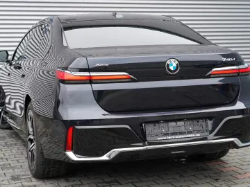 740d xDrive M Sport ICONIC SKYLOUNGE LUFT SOFT