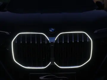 740d xDrive M Sport ICONIC SKYLOUNGE LUFT SOFT