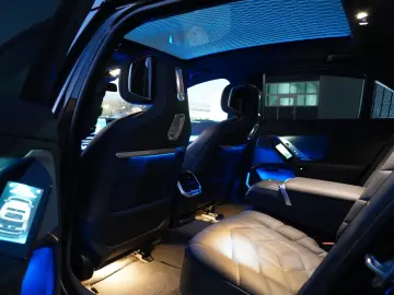 740d xDrive M Sport ICONIC SKYLOUNGE LUFT SOFT