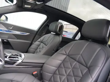 740d xDrive M Sport SKYLOUNGE LUFT HUD SOFT 360