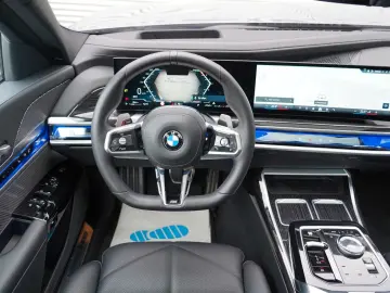 740d xDrive M Sport SKYLOUNGE LUFT HUD SOFT 360