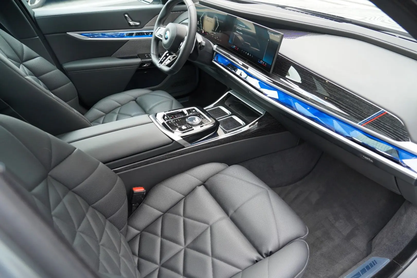 740d xDrive M Sport SKYLOUNGE LUFT HUD SOFT 360