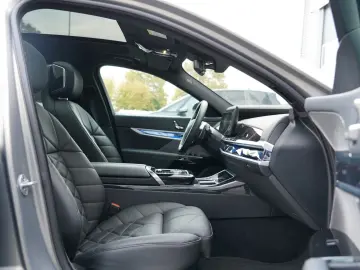 740d xDrive M Sport SKYLOUNGE LUFT HUD SOFT 360