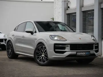 E-Hybrid Coupé SPORTDESIGN-PAKET-INNODRIVE-HUD
