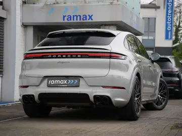 E-Hybrid Coupé SPORTDESIGN-PAKET-INNODRIVE-HUD