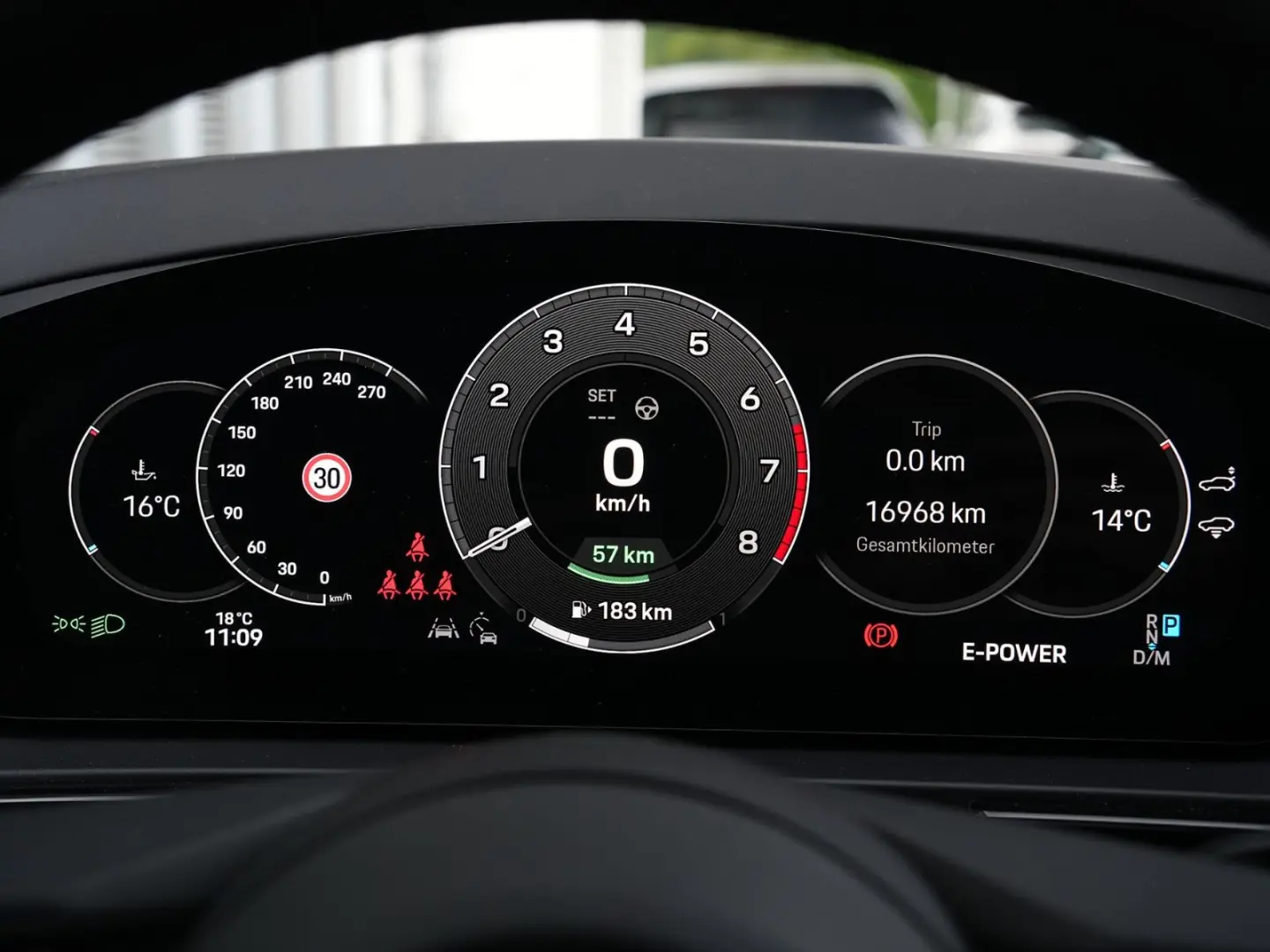 E-Hybrid Coupé SPORTDESIGN-PAKET-INNODRIVE-HUD