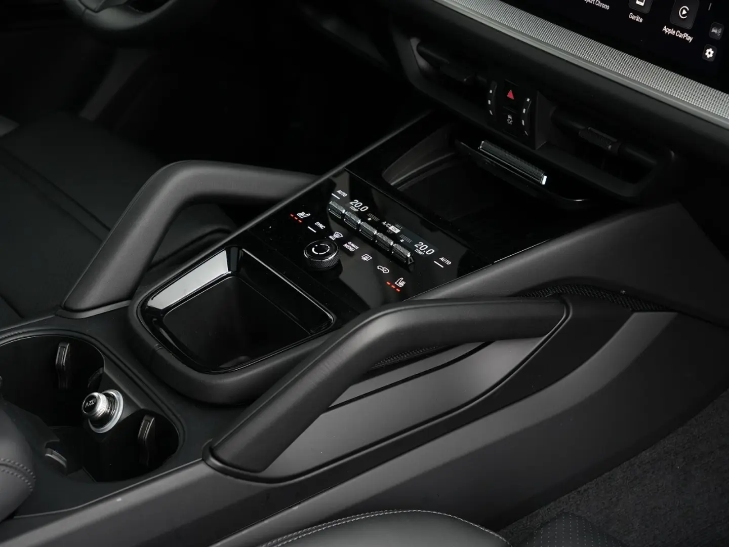 E-Hybrid Coupé SPORTDESIGN-PAKET-INNODRIVE-HUD