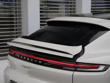 E-Hybrid Coupé SPORTDESIGN-PAKET-INNODRIVE-HUD