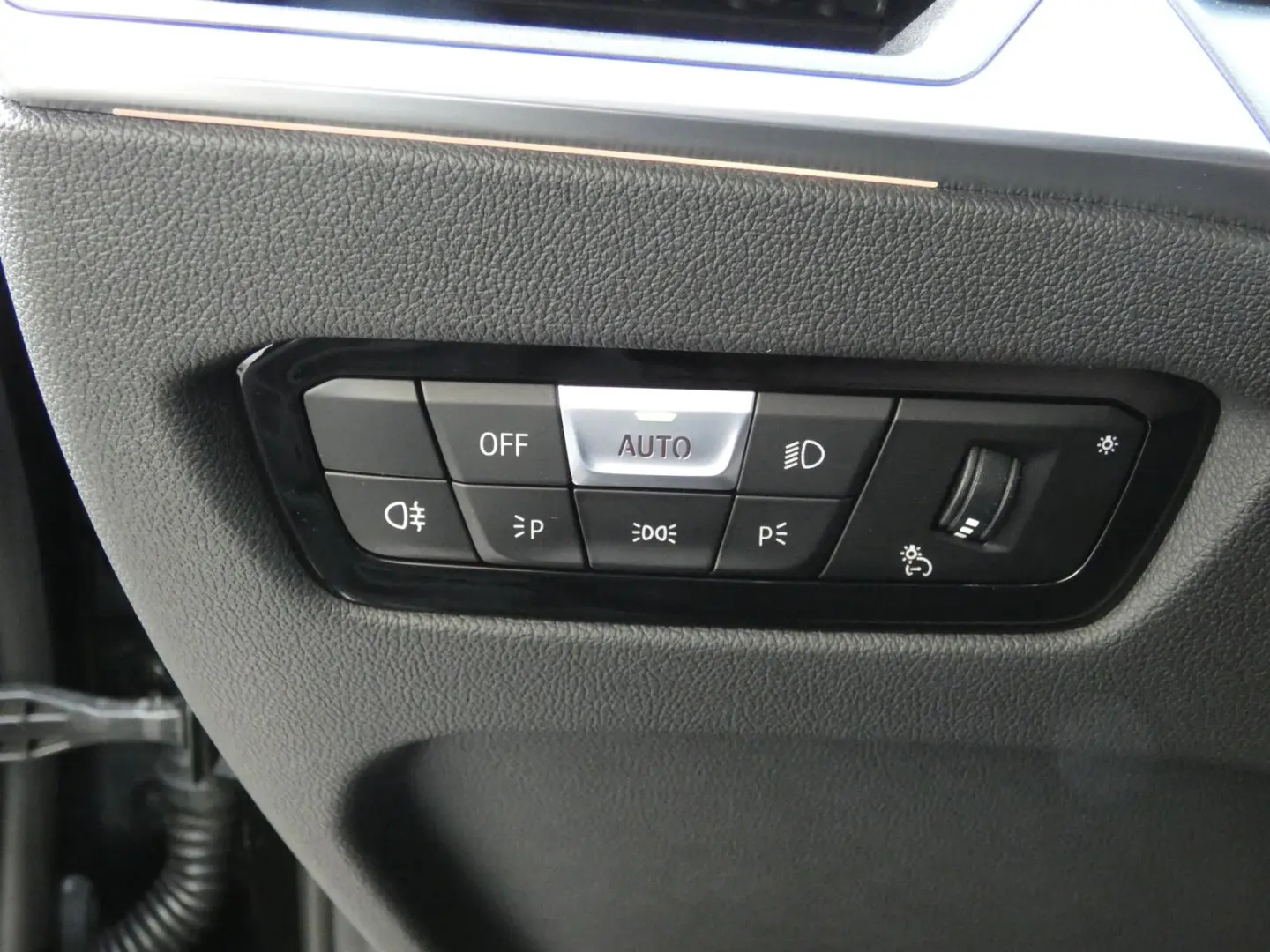 M340i xDrive Limousine HK HiFi DAB LED AHK Shz