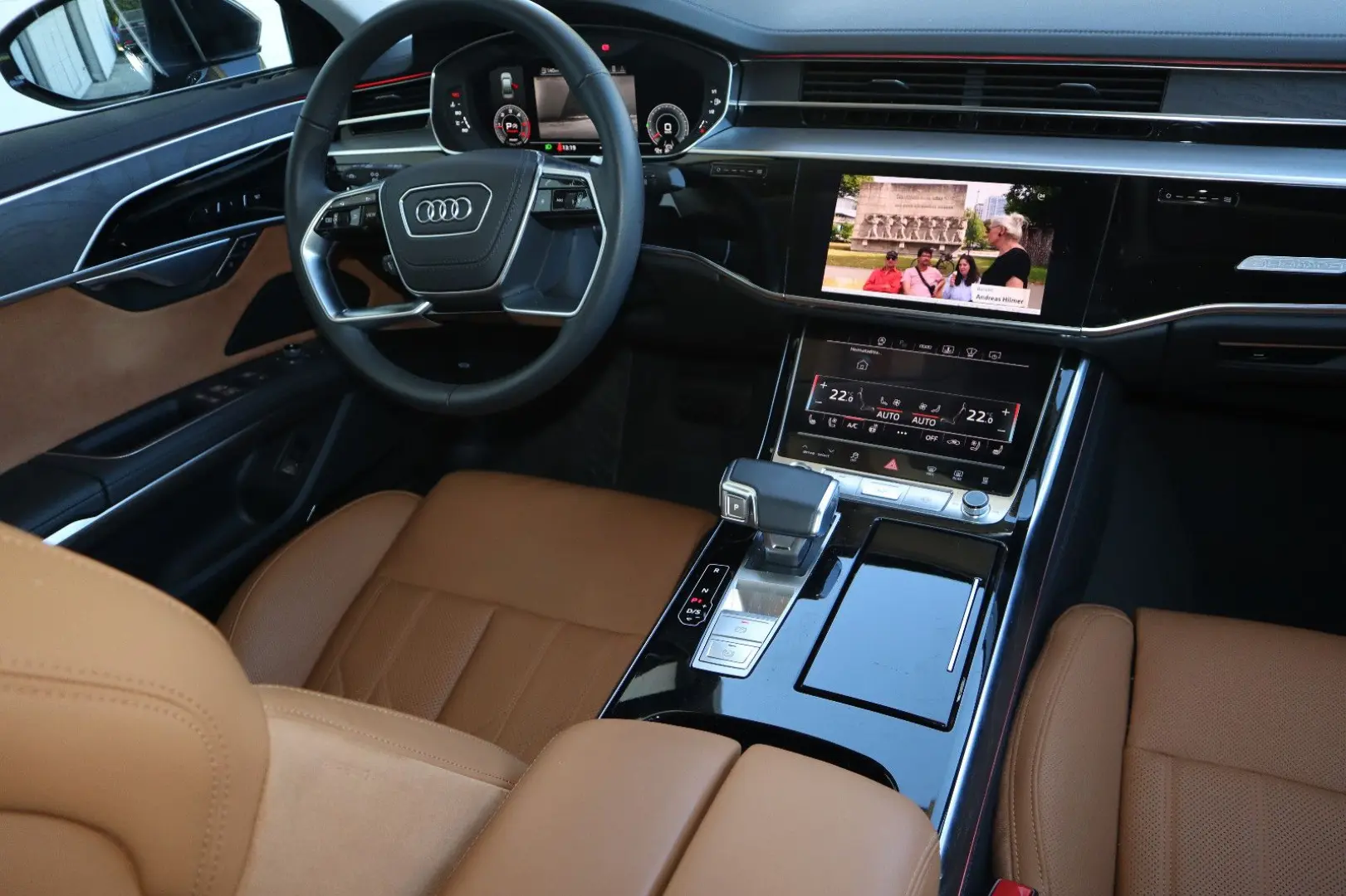 A8 50 TDI quattro *SCHWARZ-COGNAC*/UPE 150.795,-