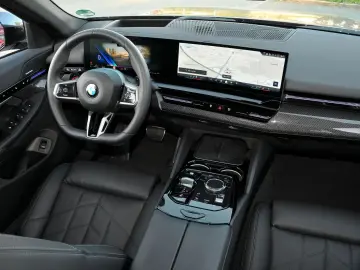 520 d xDrive M Sport Pano SHZ H&K 360 Kam