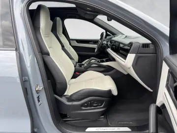 Cayenne S Coupe V8 Matrix/PASM/HALenkung/360/AHK