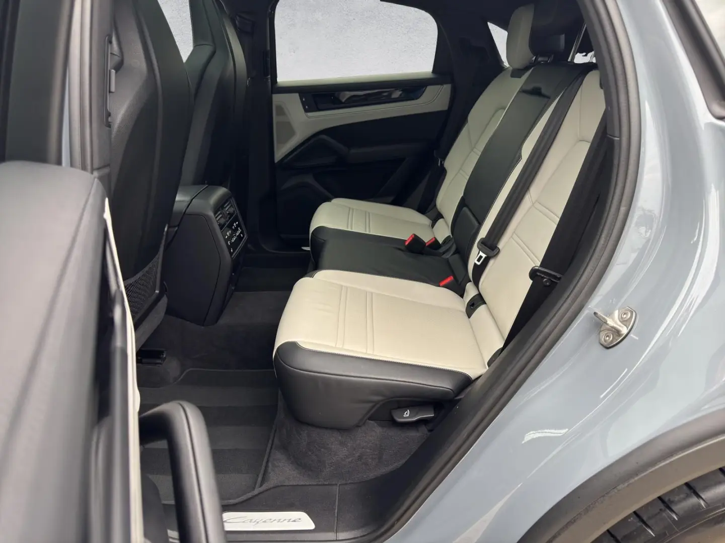 Cayenne S Coupe V8 Matrix/PASM/HALenkung/360/AHK