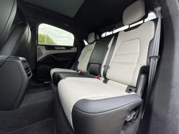 Cayenne S Coupe V8 Matrix/PASM/HALenkung/360/AHK