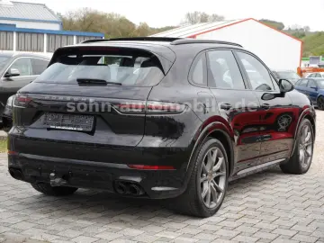 Cayenne Platinum Edition SPORT-DESIGN-PAKET/21