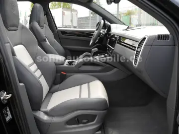 Cayenne Platinum Edition SPORT-DESIGN-PAKET/21