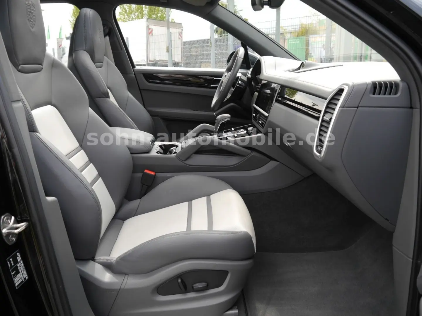 Cayenne Platinum Edition SPORT-DESIGN-PAKET/21