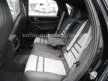 Cayenne Platinum Edition SPORT-DESIGN-PAKET/21