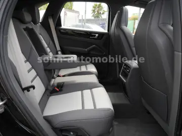Cayenne Platinum Edition SPORT-DESIGN-PAKET/21