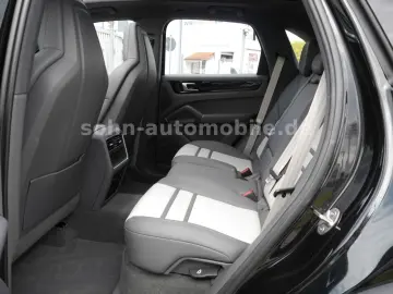Cayenne Platinum Edition SPORT-DESIGN-PAKET/21