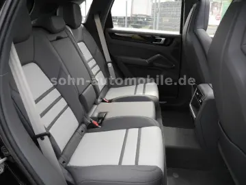 Cayenne Platinum Edition SPORT-DESIGN-PAKET/21