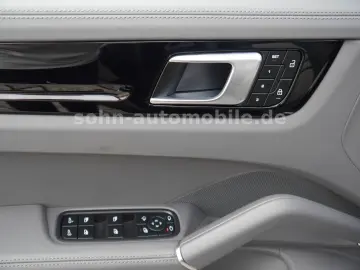 Cayenne Platinum Edition SPORT-DESIGN-PAKET/21