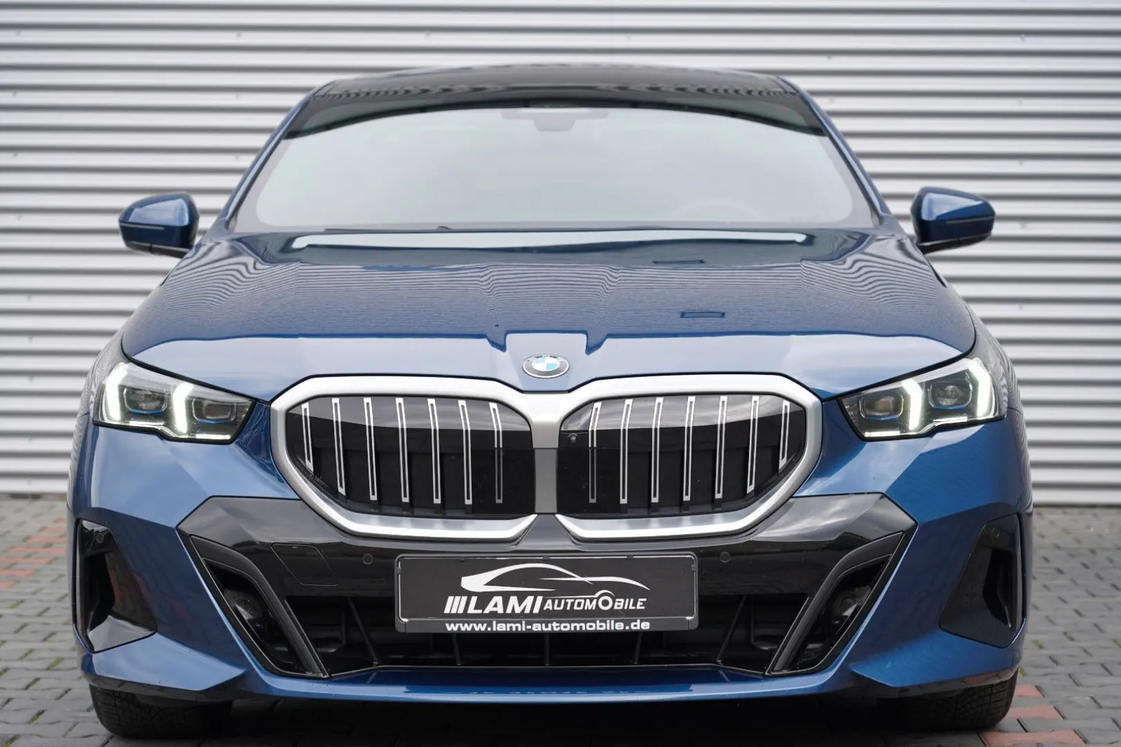 520i M Sport PANO HUD 360 MEMO H&K CARBON AHK