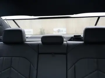 520i M Sport PANO HUD 360 MEMO H&K CARBON AHK