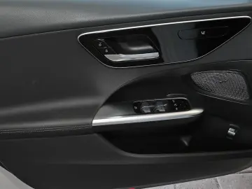 C 180 AHK+KAMERA+CARPLAY+LED+MBUX+SPURHALTE+17