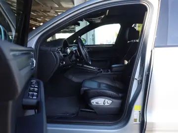 Macan 2.0 AWD/360*/4xSHZ/SBL/LHZ/PANO/TOTW/R20