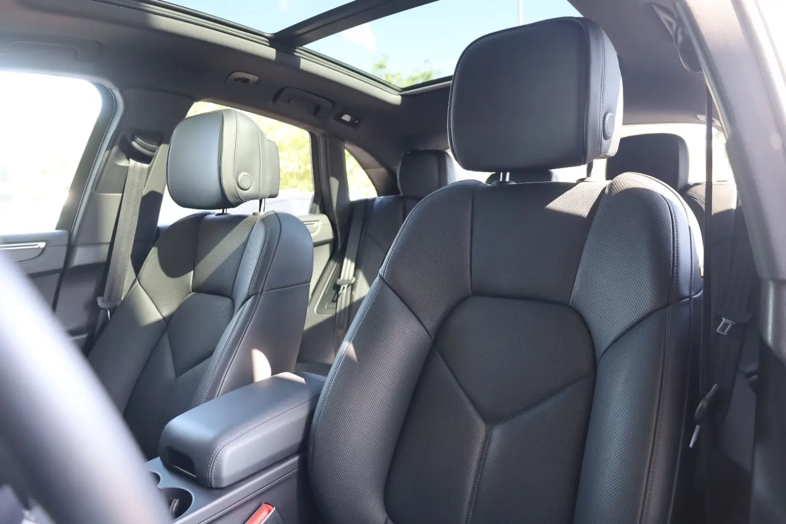 Macan 2.0 AWD/360*/4xSHZ/SBL/LHZ/PANO/TOTW/R20