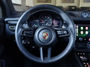 Macan 2.0 AWD/360*/4xSHZ/SBL/LHZ/PANO/TOTW/R20