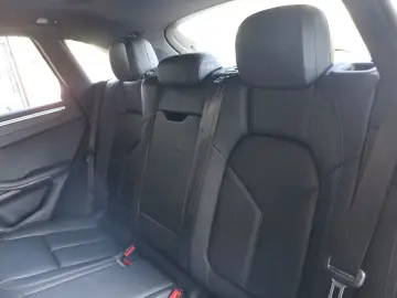 Macan 2.0 AWD/360*/4xSHZ/SBL/LHZ/PANO/TOTW/R20