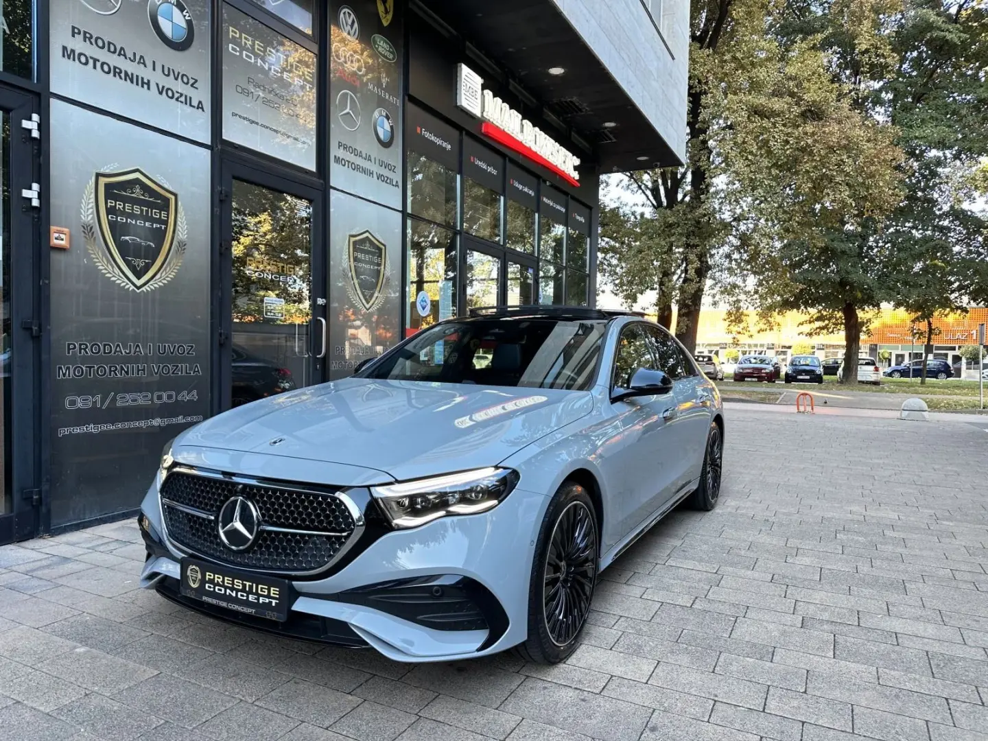 Mercedes E-klasa E300de *AMG*4M*PANO*MEMO*BURM*