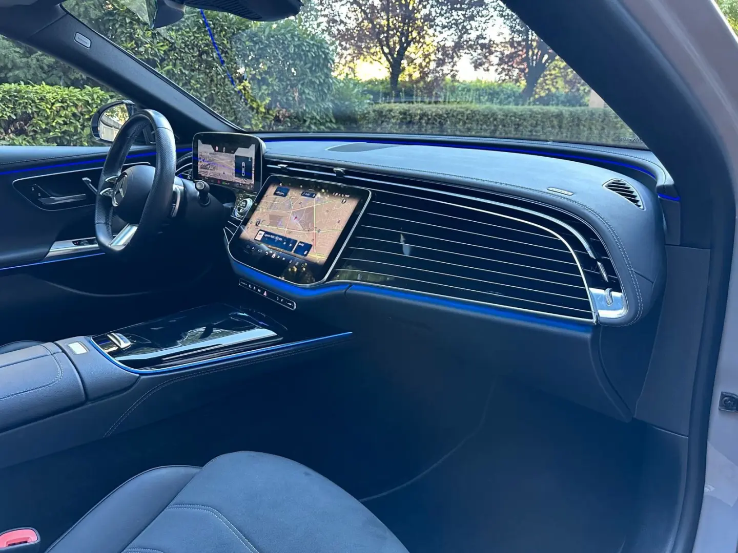Mercedes E-klasa E300de *AMG*4M*PANO*MEMO*BURM*