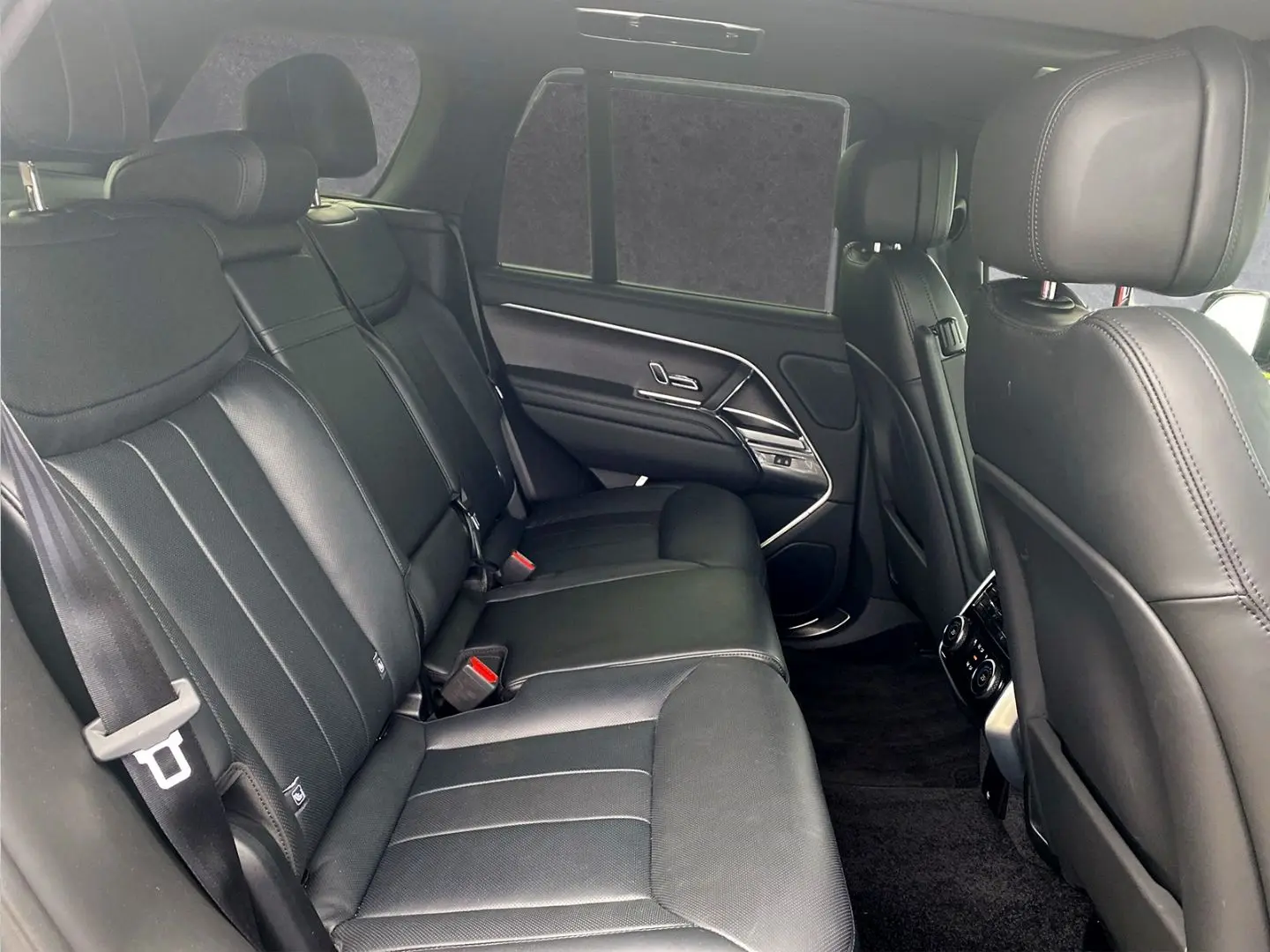 Range Rover HSE P460e,PanoSD,ShadowP,AHK,ClearSi