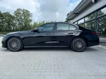Mercedes-Benz E220d4M/AMG/Line/Pass Display
