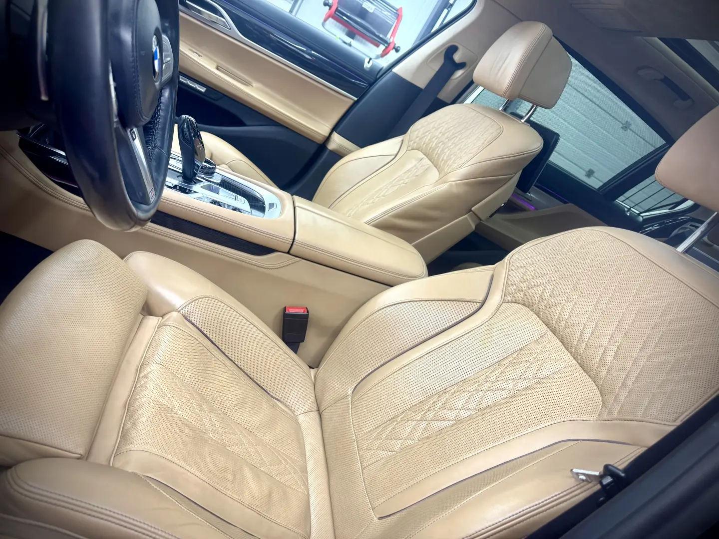 BMW 740