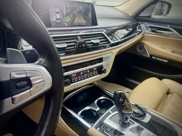 BMW 740