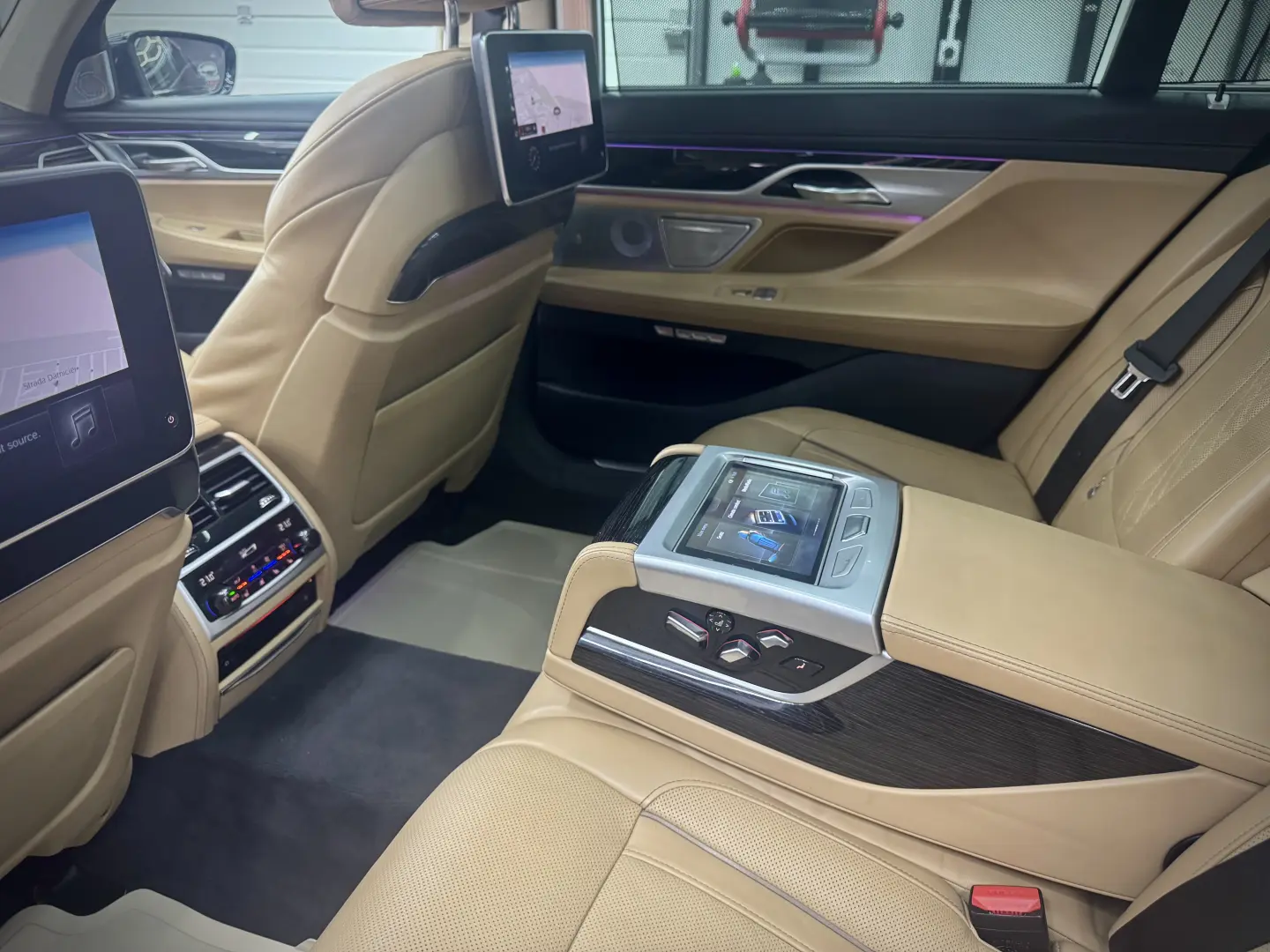 BMW 740