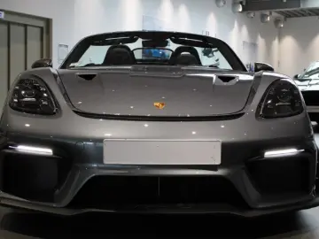 Porsche 718 Spyder RS