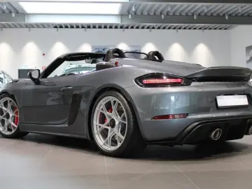 Porsche 718 Spyder RS