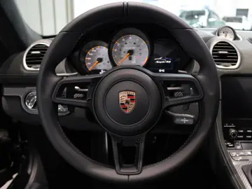Porsche 718 Spyder RS