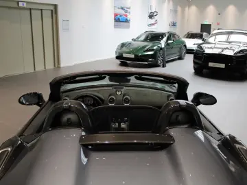 Porsche 718 Spyder RS