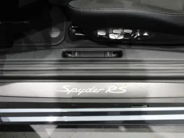 Porsche 718 Spyder RS