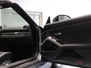 Porsche 718 Spyder RS